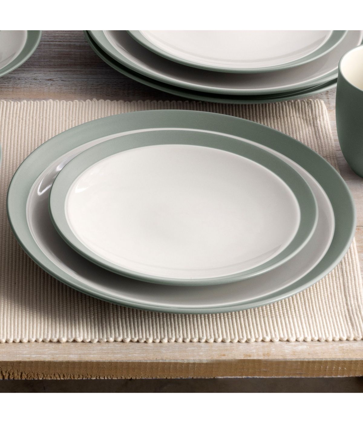 Colorwave Curve Set of 4 Curve Dinner Plates Green