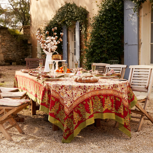 Noel Red/Green Tablecloth