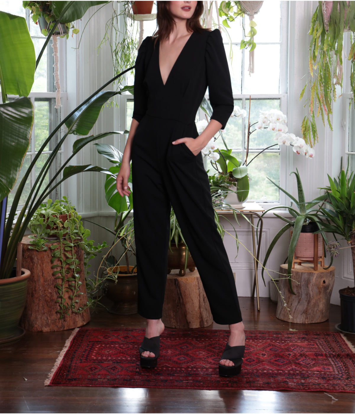 Deep V-Neck Jumpsuit With Puff Sleeves Black